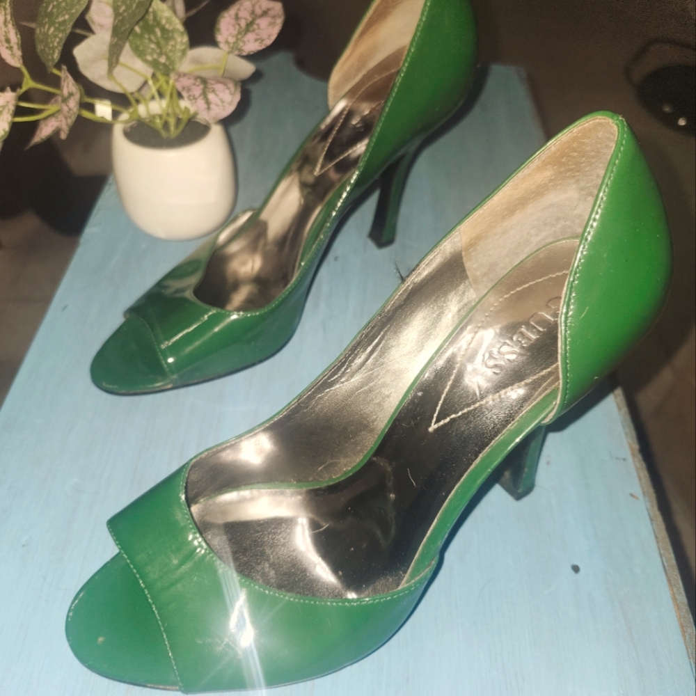 💚 Guess Leather Heels. Size 7 💚